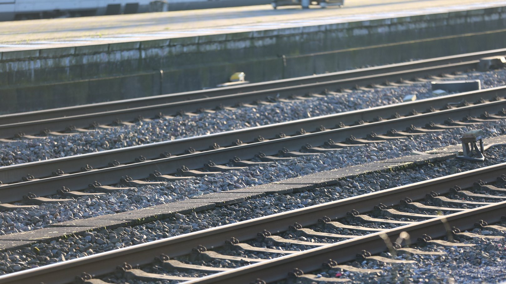 Bahn- und Autobahnsperrungen 2025